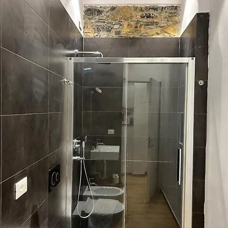 Via Del Teatro 1 斯培西亚