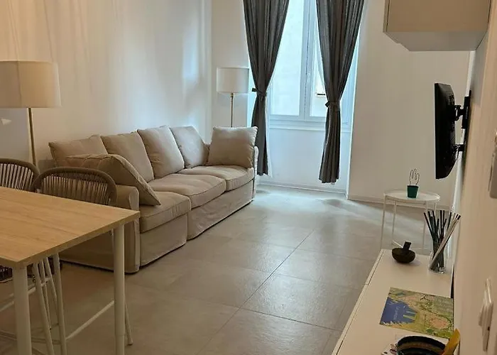 Via Del Teatro 1 * La Spezia