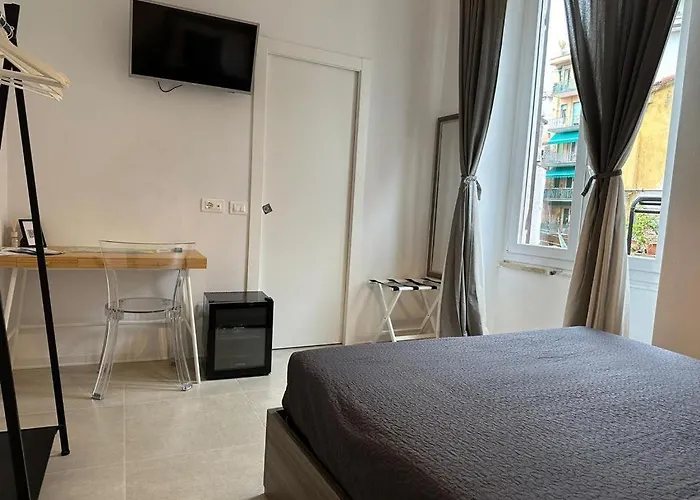 Via Del Teatro 1 شقة *